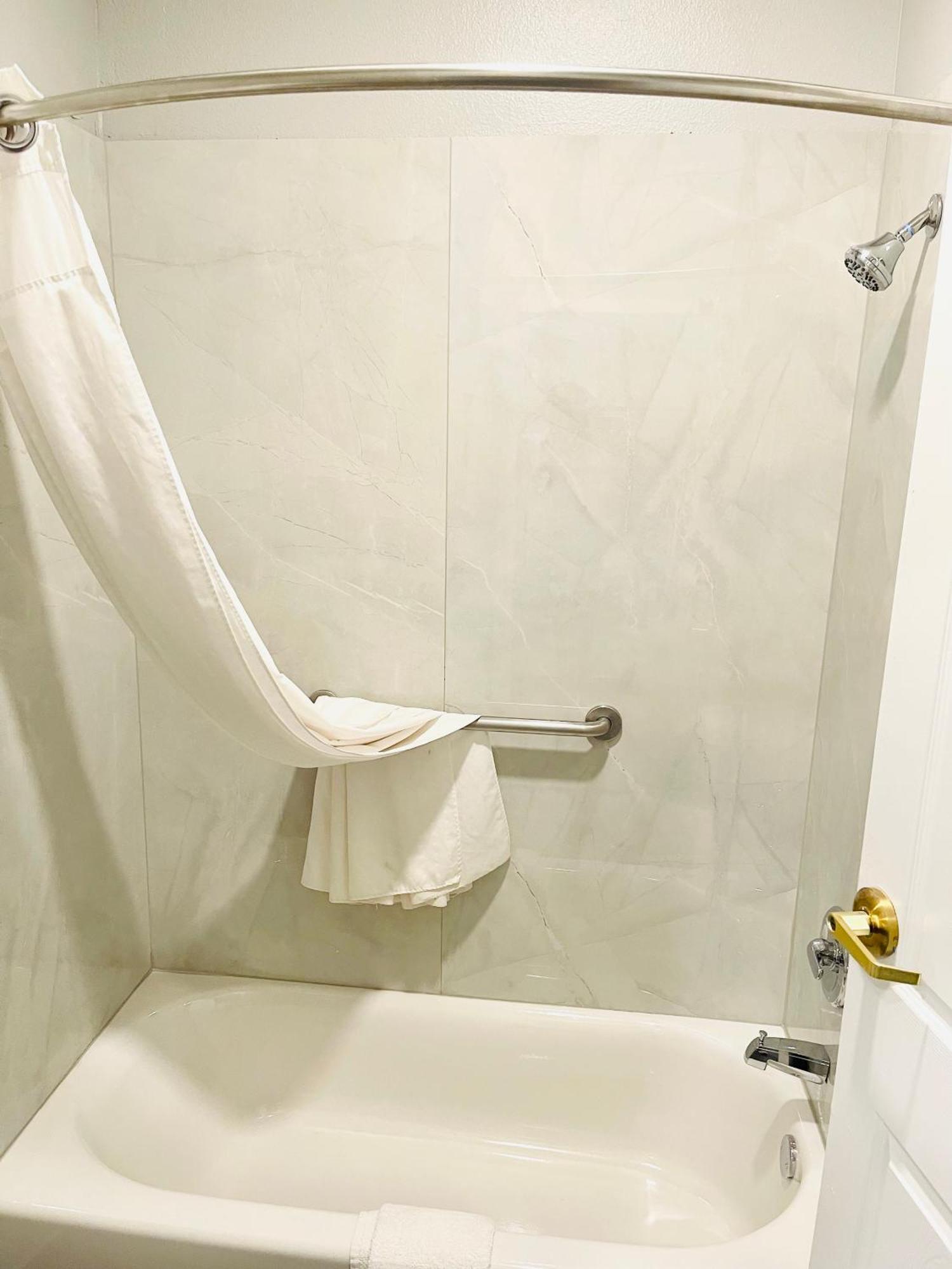 Americas Best Value Inn Лапорт Экстерьер фото
