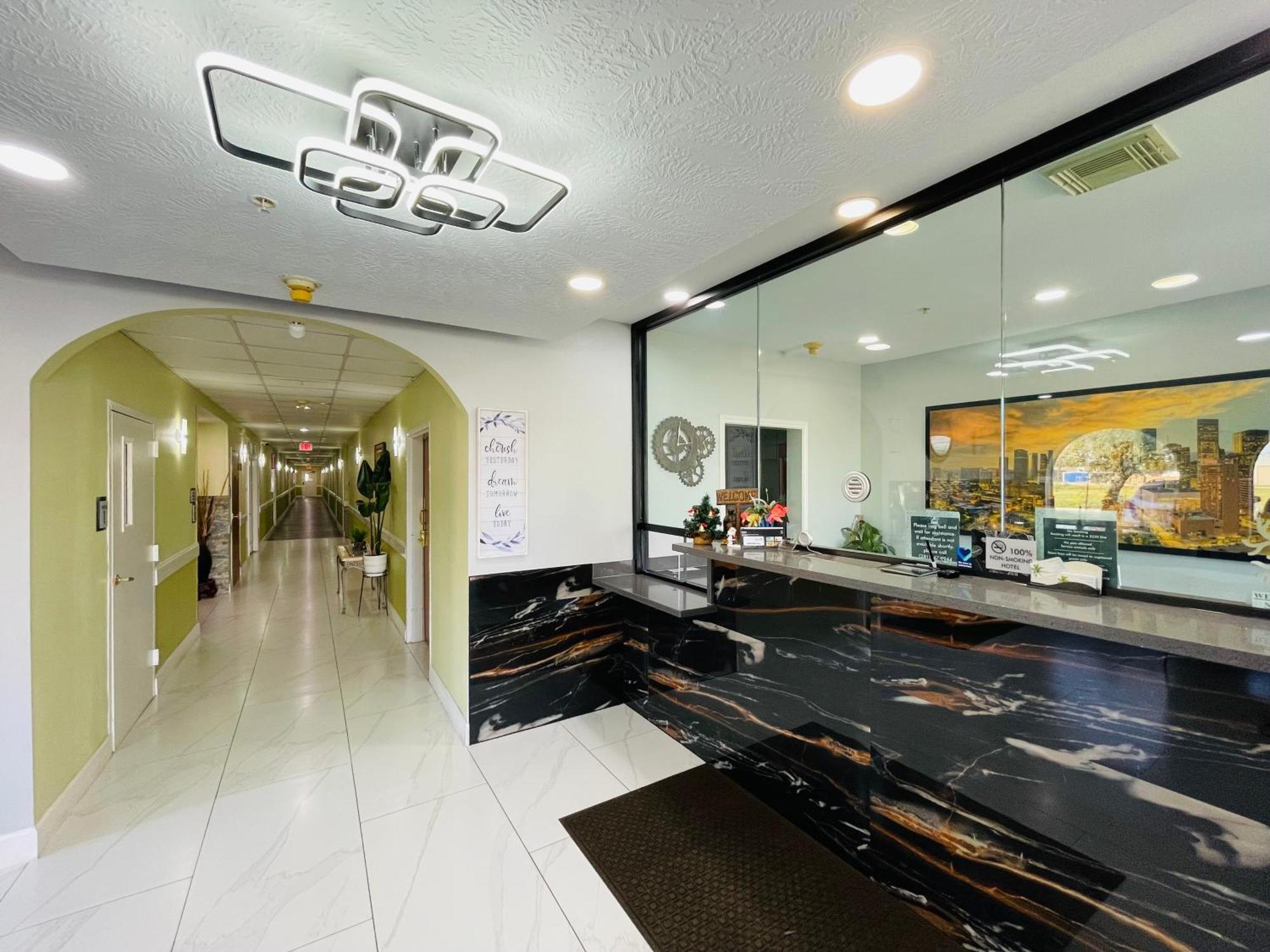 Americas Best Value Inn Лапорт Экстерьер фото